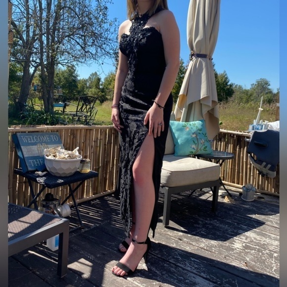 Black Prom dress 11/12 - Picture 4 of 16